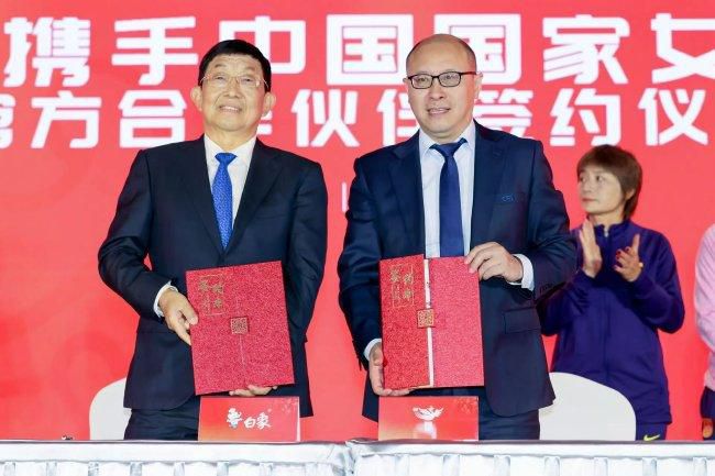 这套别墅，别说王云飞，就算是王云飞他爸都眼馋得不行，但是没办法，他们家根本买不起这么贵的别墅。